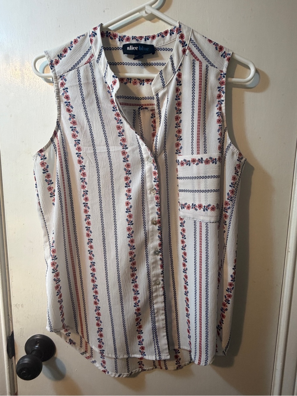 Alice Blue Medium White Floral Stripe Sleeveless Button-Front Top